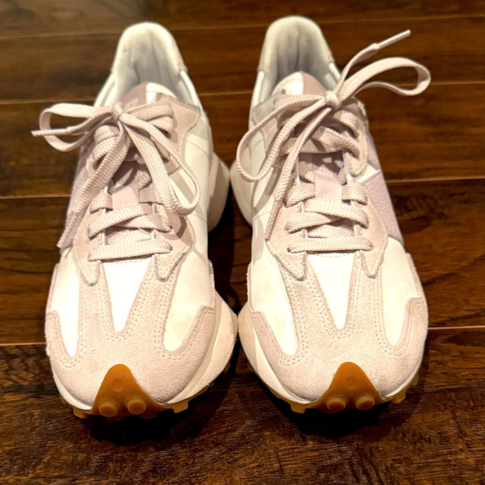 New Balance Women's 327 Sneaker in White and Pink